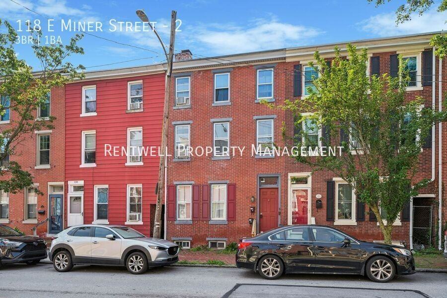 118 E Miner St #2 - Photo 2 of 24