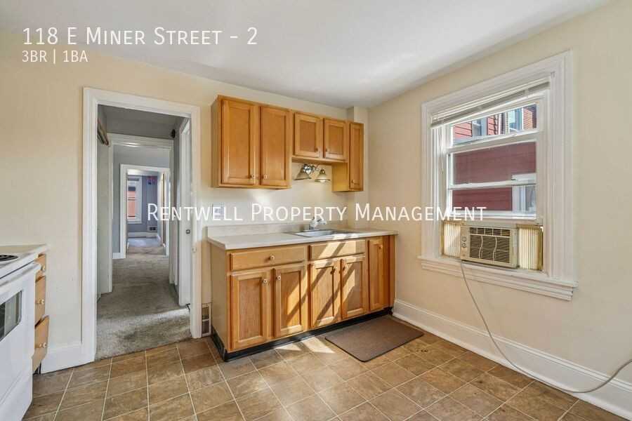 118 E Miner St #2 - Photo 4 of 24