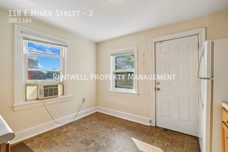 118 E Miner St #2 - Photo 5 of 24