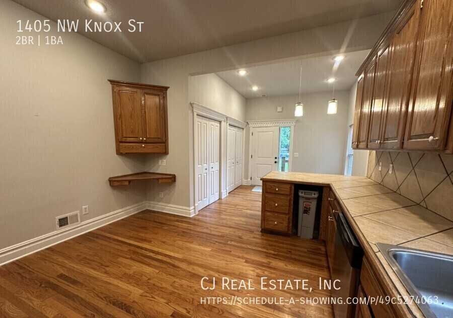 1405 Nw Knox St - Photo 4 of 11