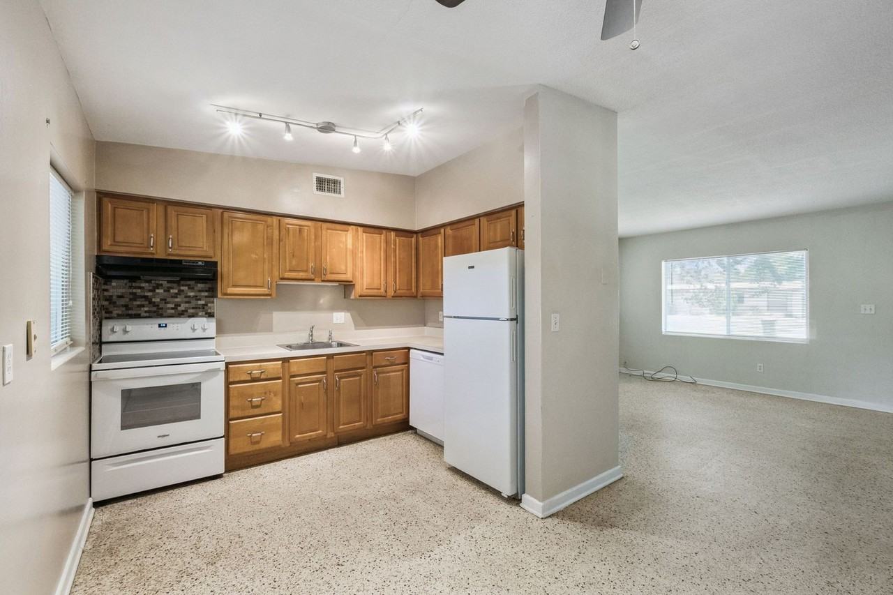 1416 Beatrice Dr - Photo 5 of 9