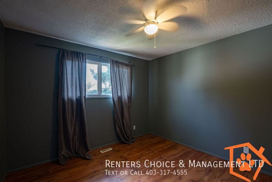 124A Park Meadows Blvd N - Photo 3 of 11
