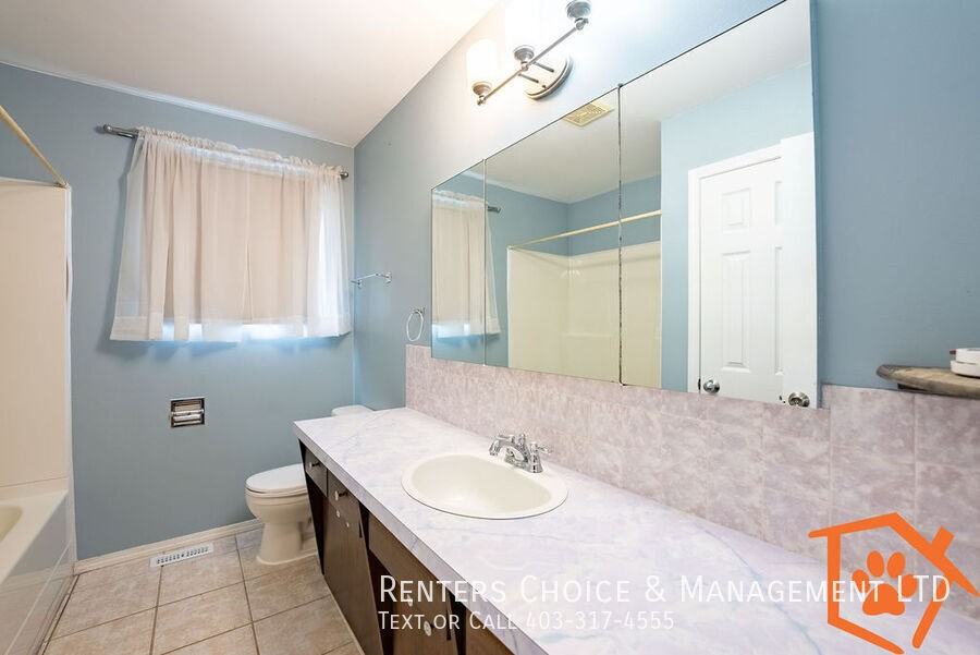124A Park Meadows Blvd N - Photo 4 of 11