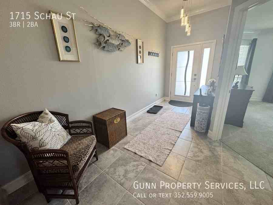 1715 Schau St - Photo 2 of 24