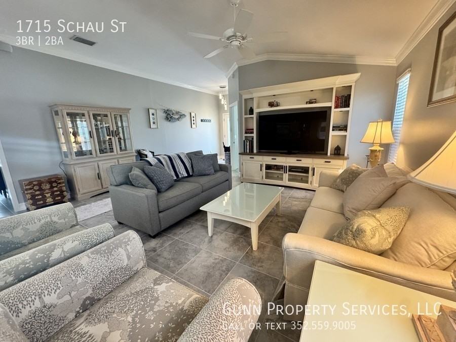 1715 Schau St - Photo 5 of 24