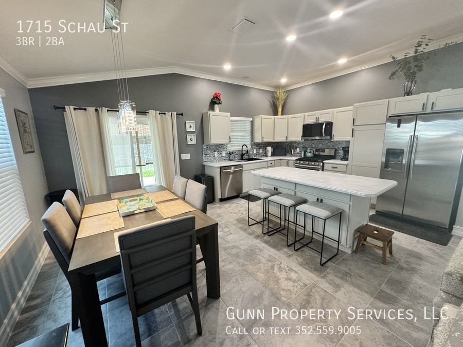 1715 Schau St - Photo 6 of 24