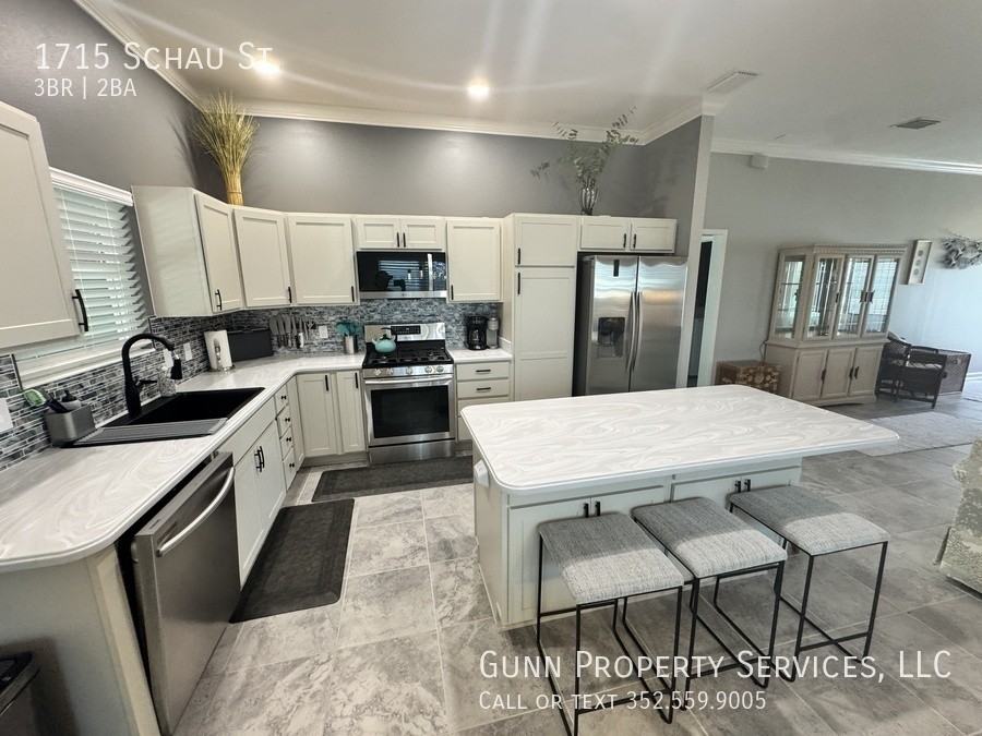 1715 Schau St - Photo 7 of 24
