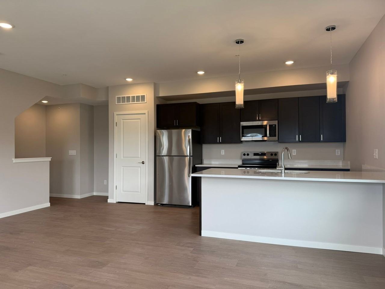 141 Clark Dr Sw #2