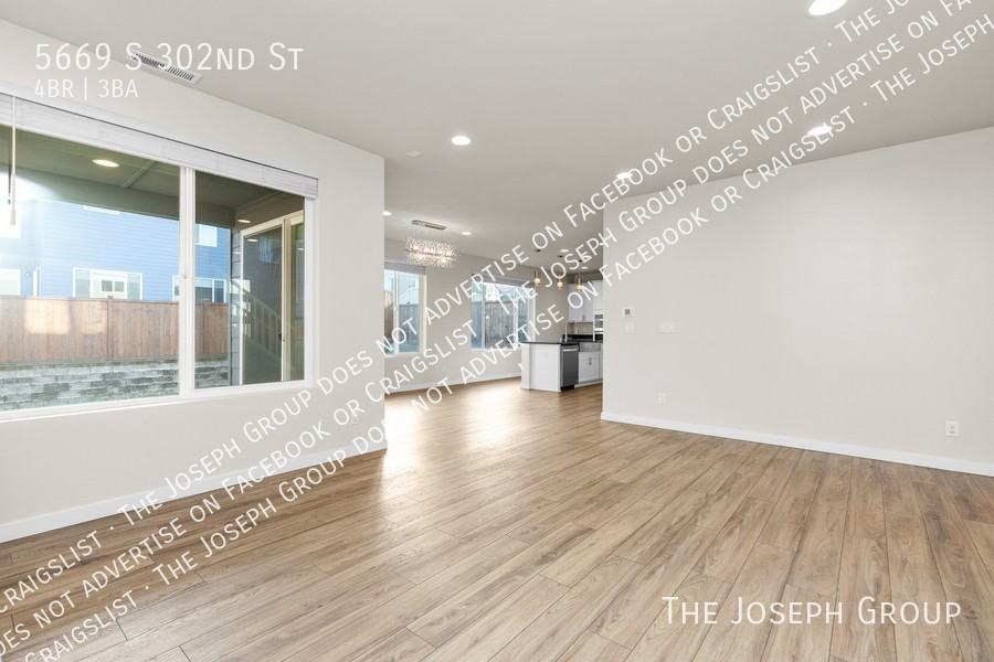 5669 S 302nd St - Photo 7 of 41