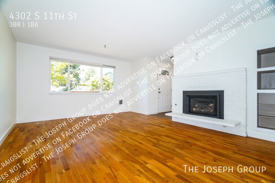 4302 S 11th St - Photo 2 of 22