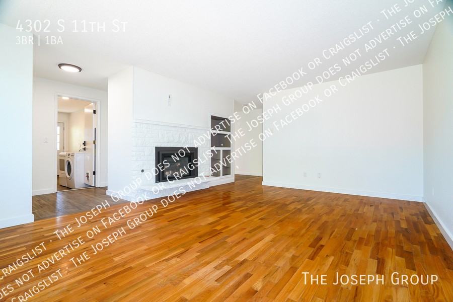 4302 S 11th St - Photo 4 of 22
