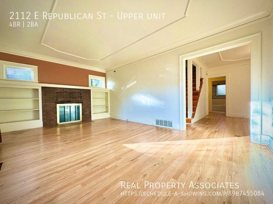 2112 E Republican St - Photo 3 of 30