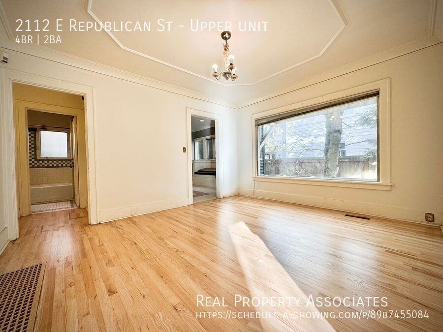 2112 E Republican St - Photo 6 of 30