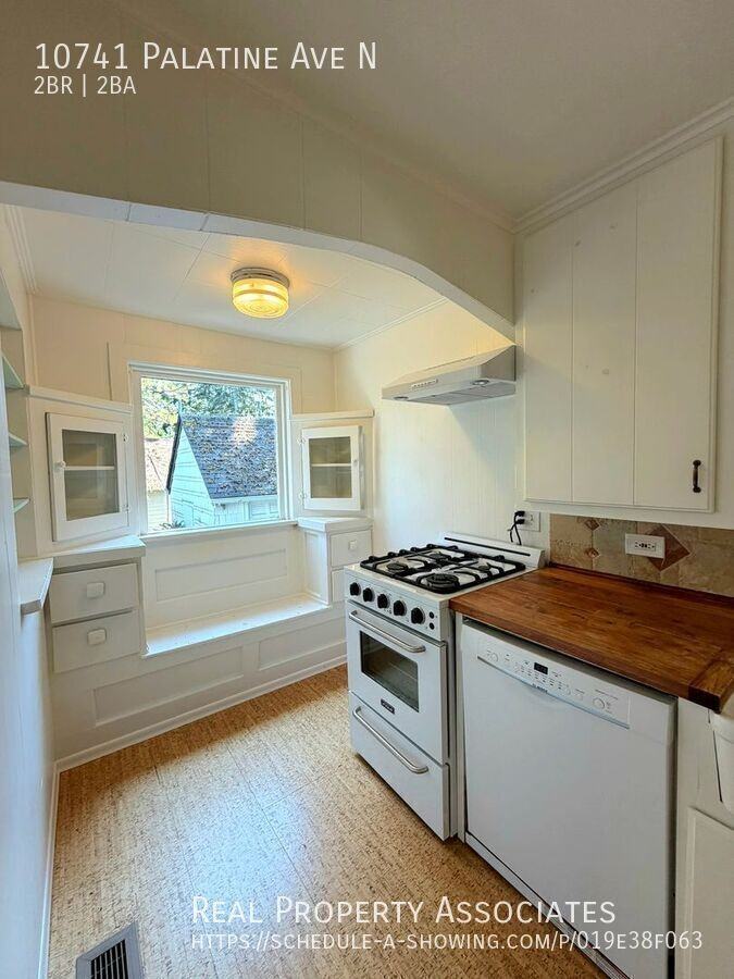 10741 Palatine Ave N - Photo 5 of 14
