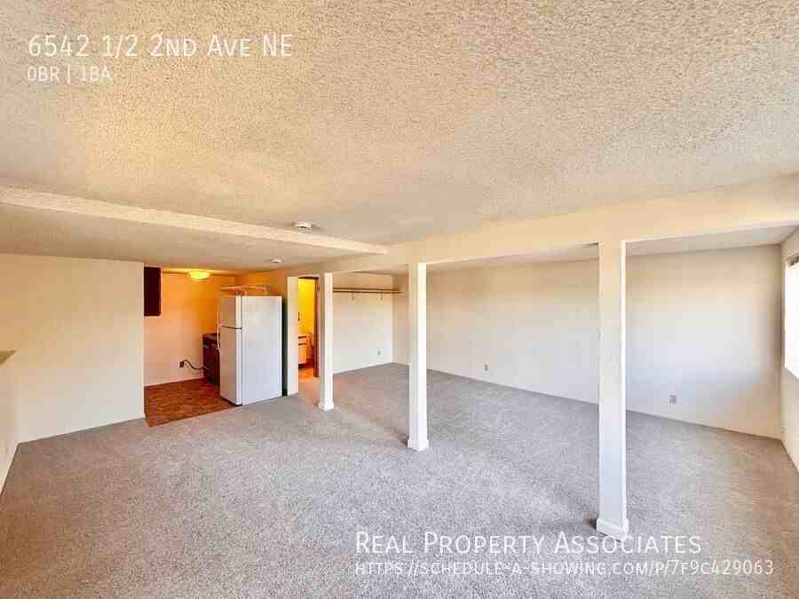 6542 1/2 2nd Ave Ne - Photo 3 of 9