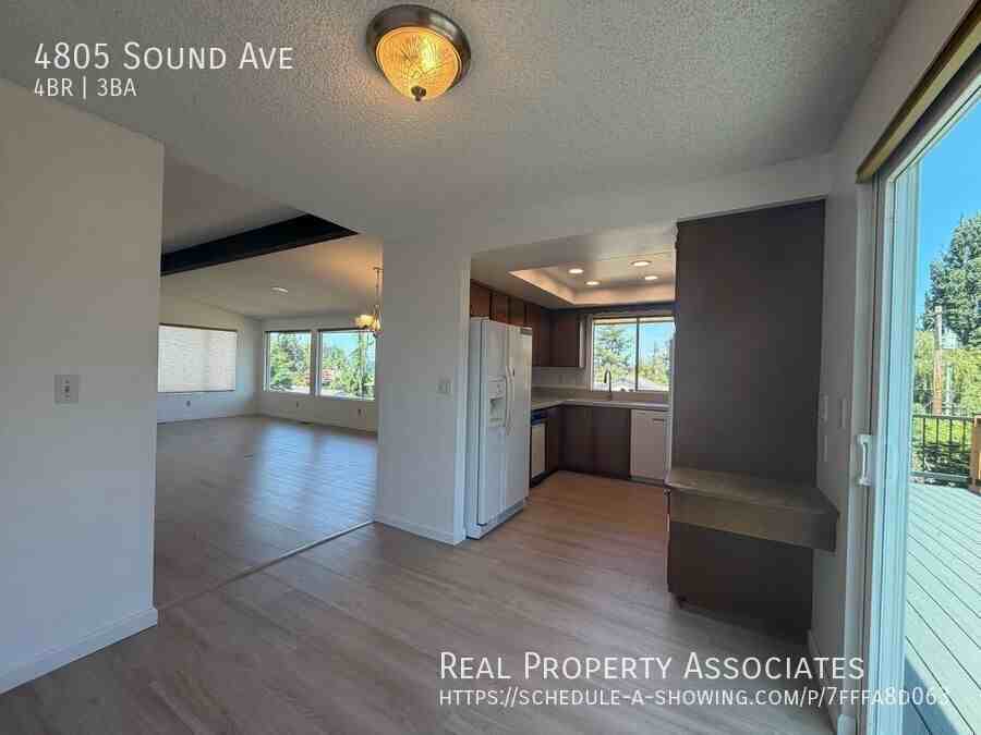 4805 Sound Ave - Photo 5 of 25