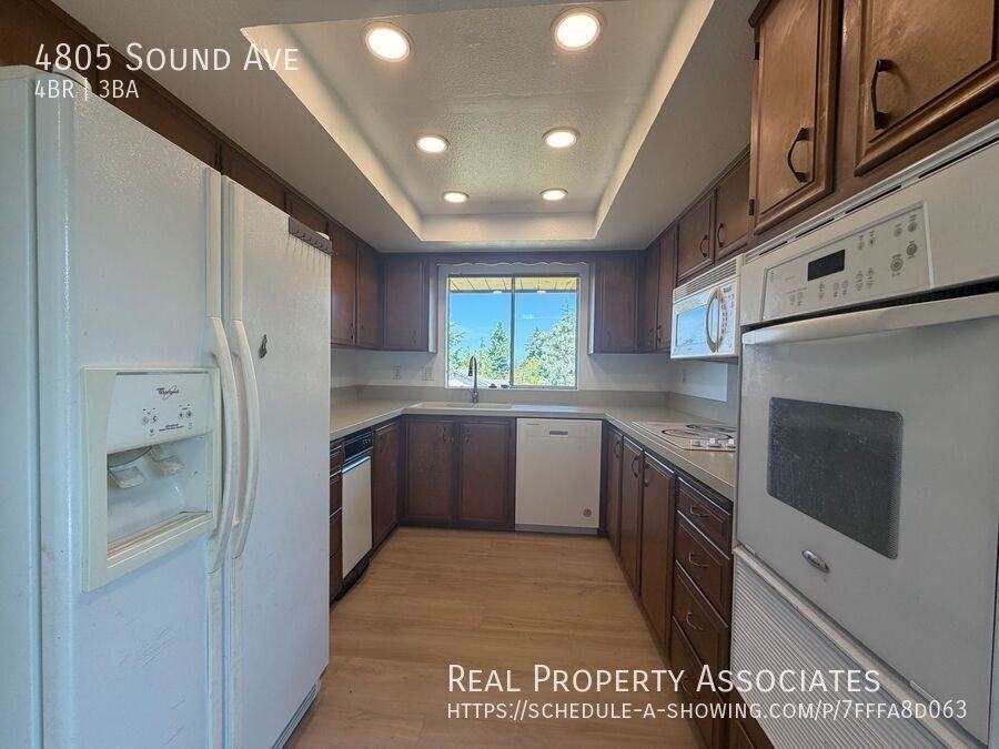 4805 Sound Ave - Photo 6 of 25