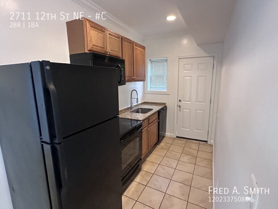 2711 12th St Ne #C - Photo 7 of 14