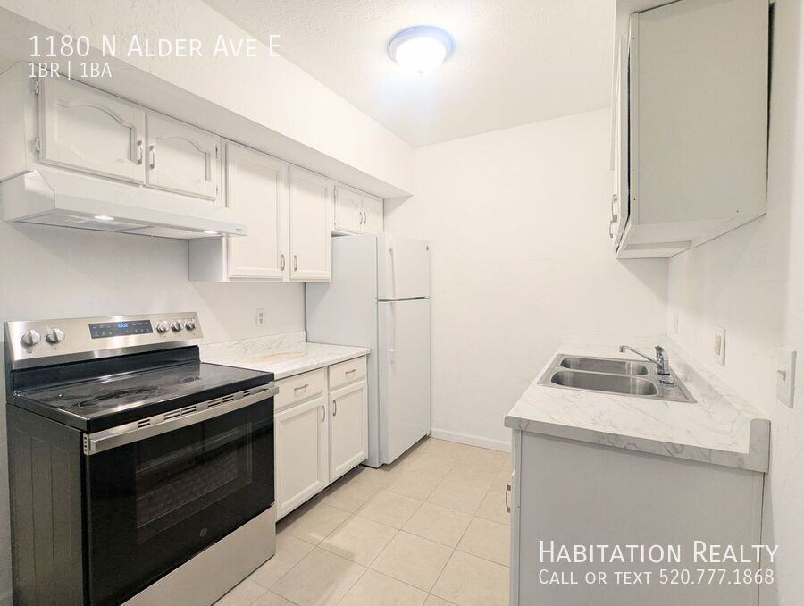 1180 N Alder Ave - Photo 2 of 11