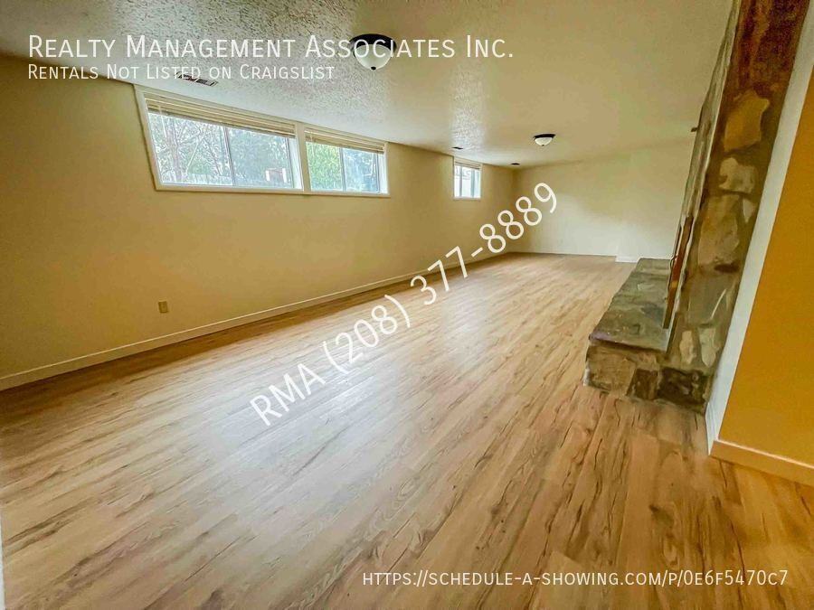 4820 N Wedge St - Photo 4 of 26