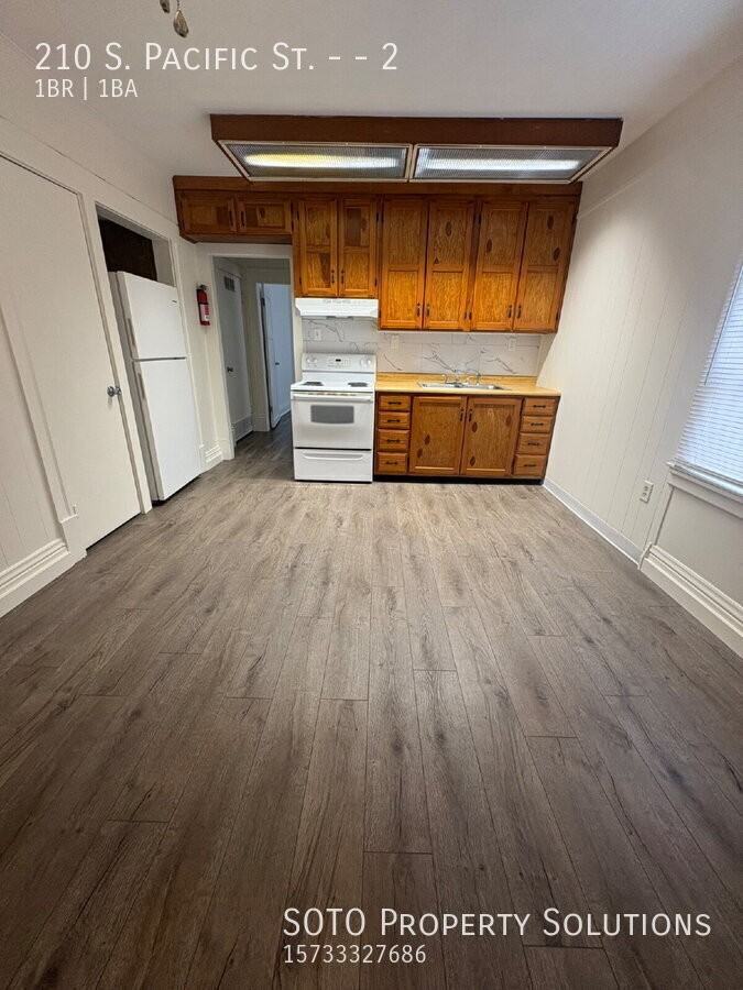 210 S Pacific St #2 - Photo 5 of 11