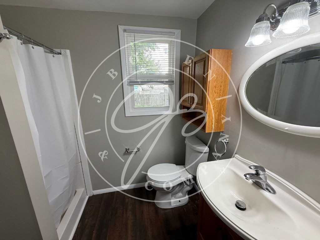 717 Ogden Ave - Photo 6 of 8