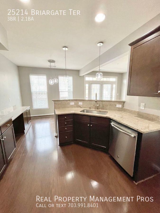 25214 Briargate Ter - Photo 5 of 29