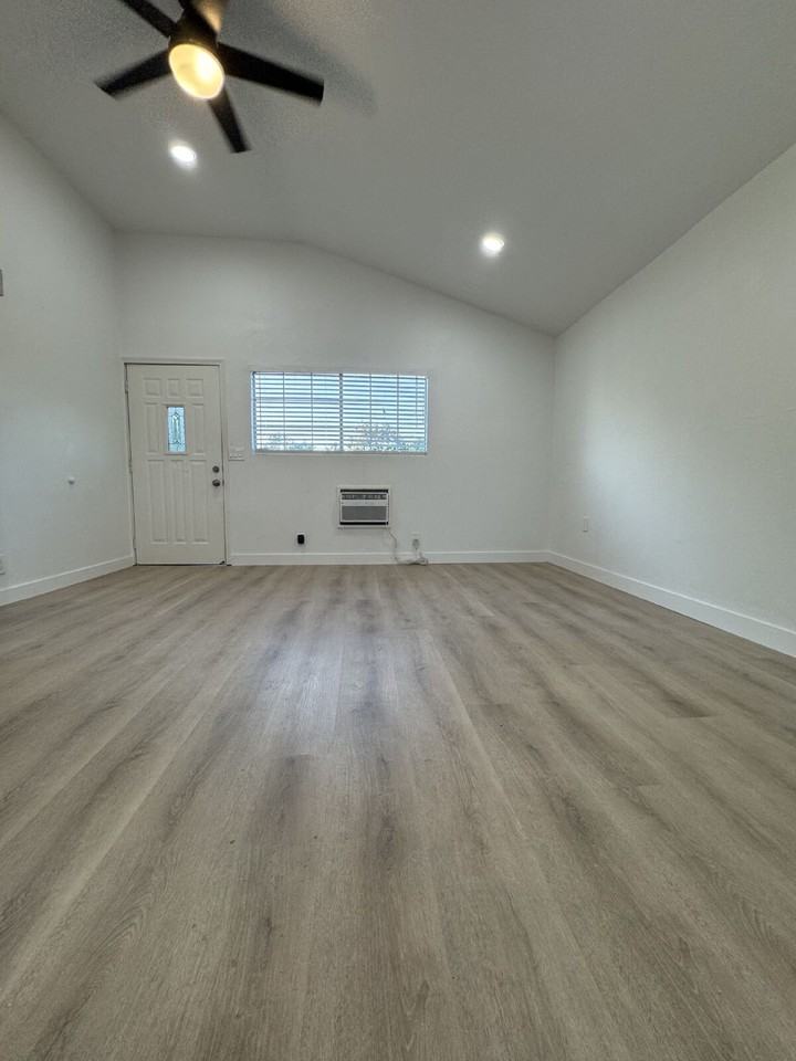 657 Junction Ave - Photo 2 of 16