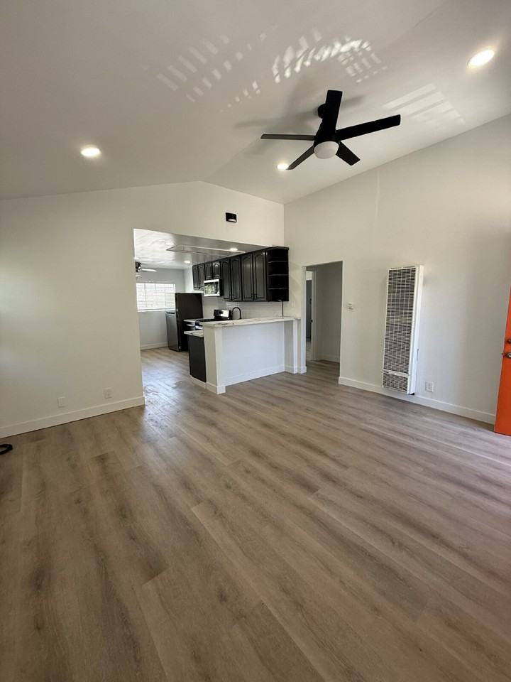 657 Junction Ave - Photo 3 of 16
