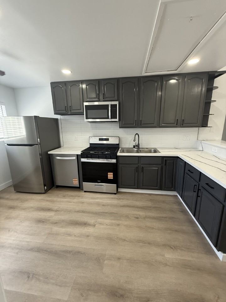 657 Junction Ave - Photo 6 of 16