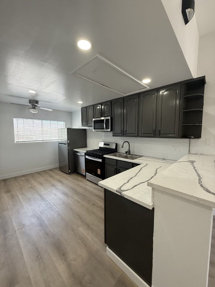 657 Junction Ave - Photo 7 of 16