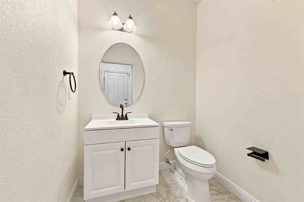 9217 Kornbrust Cir - Photo 6 of 37