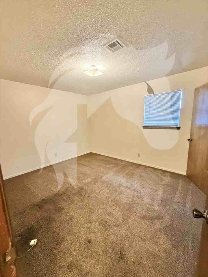 2426 Webster Ave - Photo 2 of 8