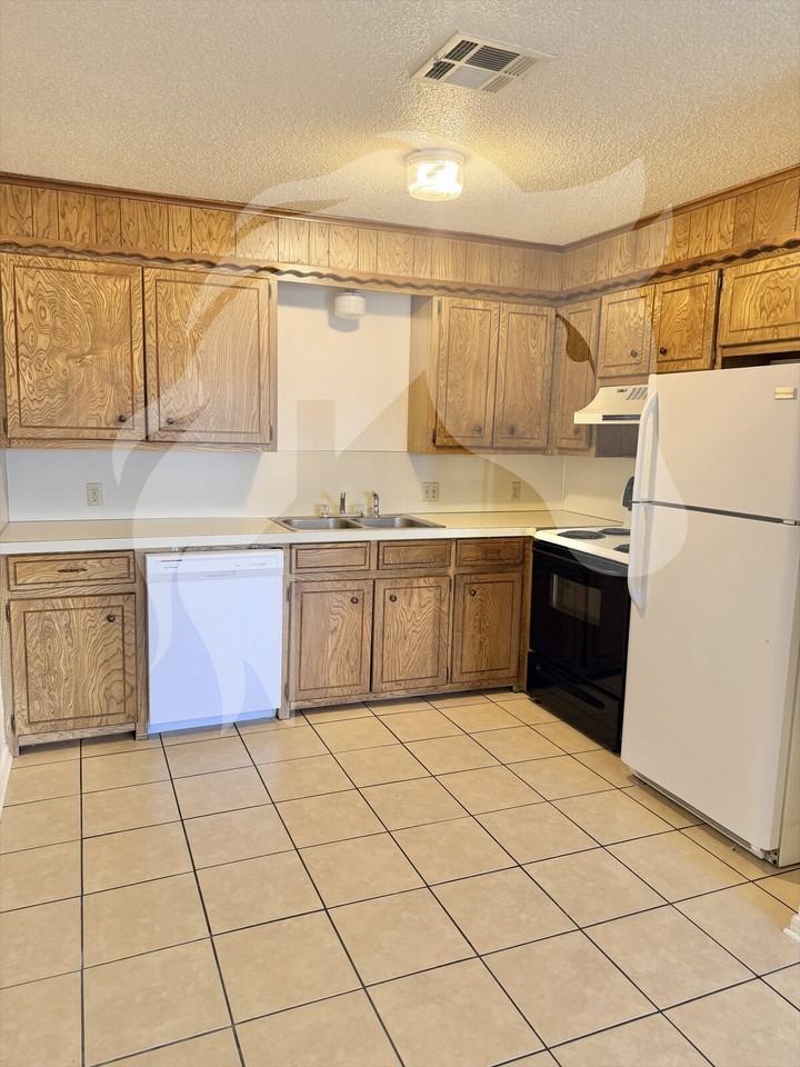 2426 Webster Ave - Photo 7 of 8