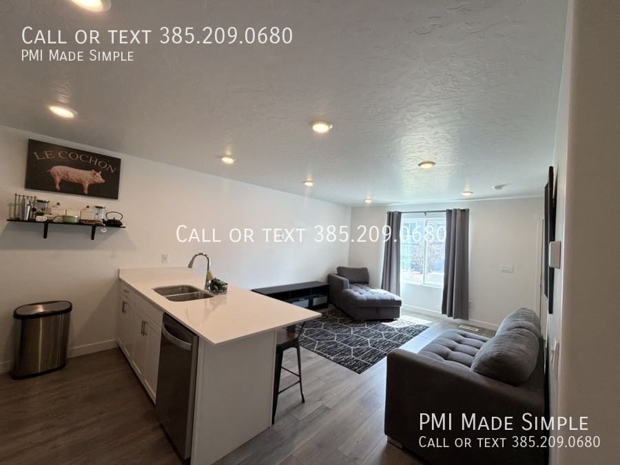 3901 S Buckland Dr - Photo 3 of 25