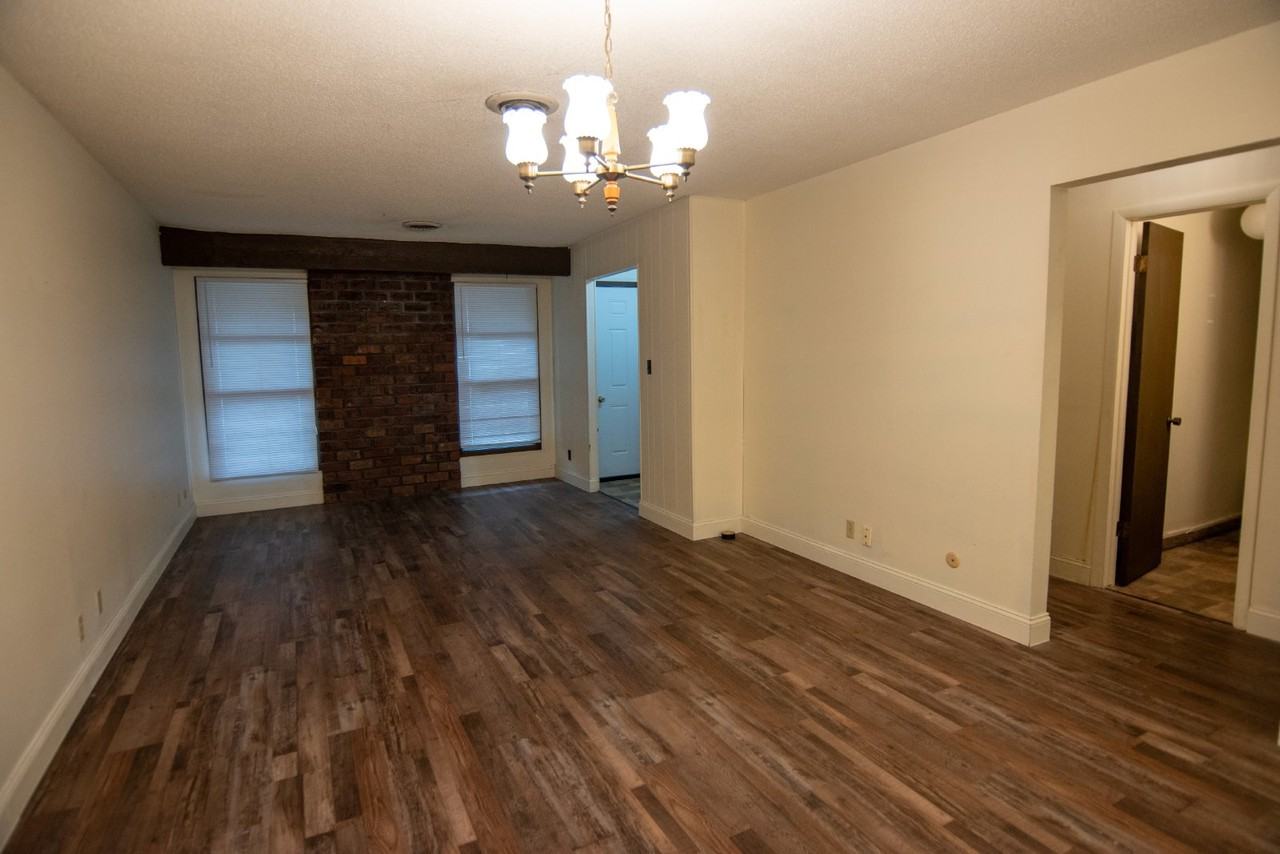 701 Beech St #B - Photo 3 of 18