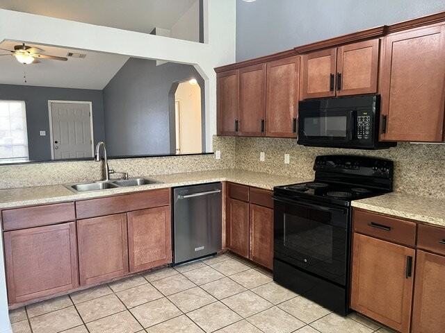 411 Harvard Way - Photo 4 of 13
