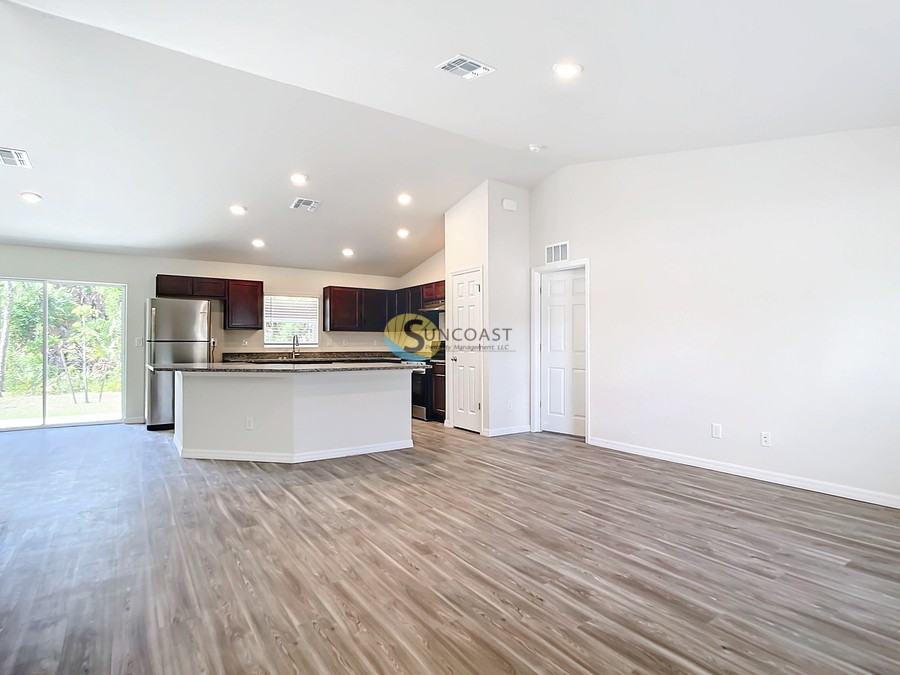 11501 N Landover Ter - Photo 2 of 29