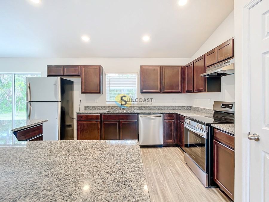 11501 N Landover Ter - Photo 6 of 29