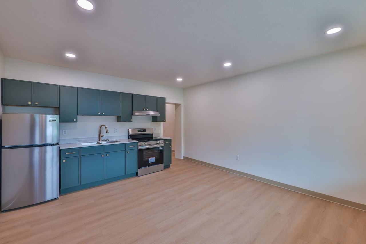 551 Elm St #15 - Photo 2 of 6