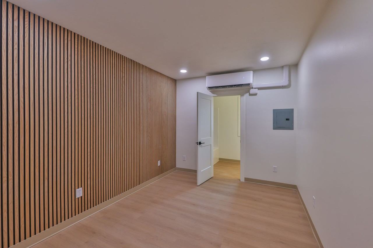 551 Elm St #15 - Photo 5 of 6