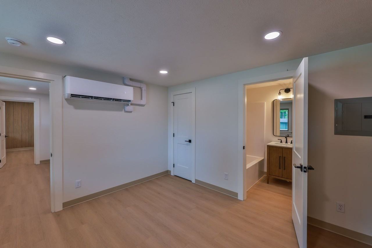 551 Elm St #14 - Photo 7 of 9
