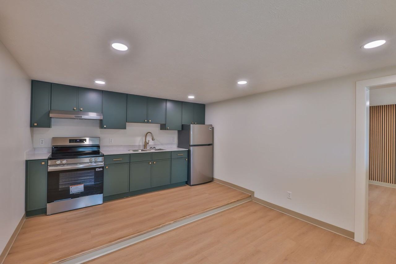 551 Elm St #11 - Photo 2 of 10