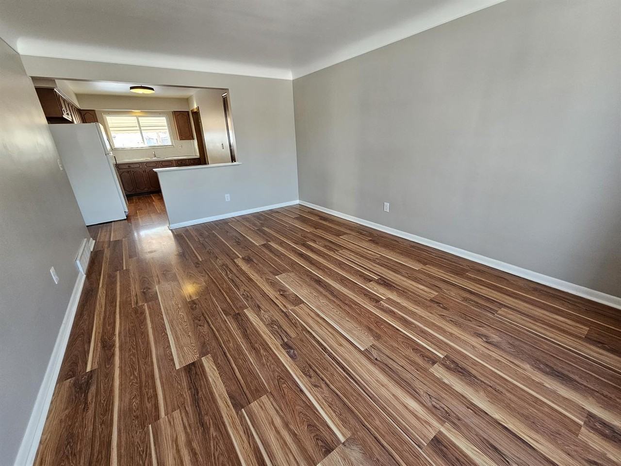 28555 Little Mack Ave - Photo 5 of 34