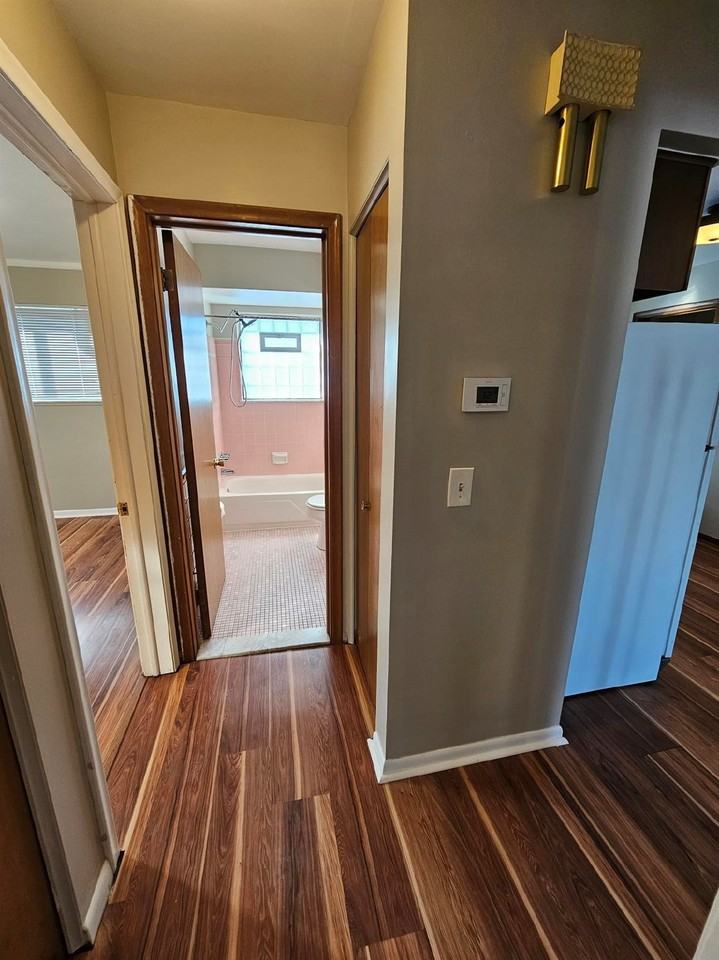 28555 Little Mack Ave - Photo 7 of 34