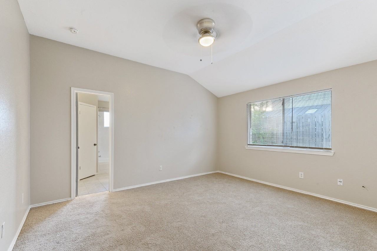 18067 Garden Manor Dr - Photo 7 of 13