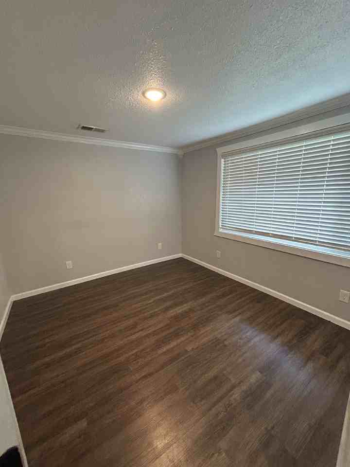 207 S 19th Ave - Photo 5 of 13