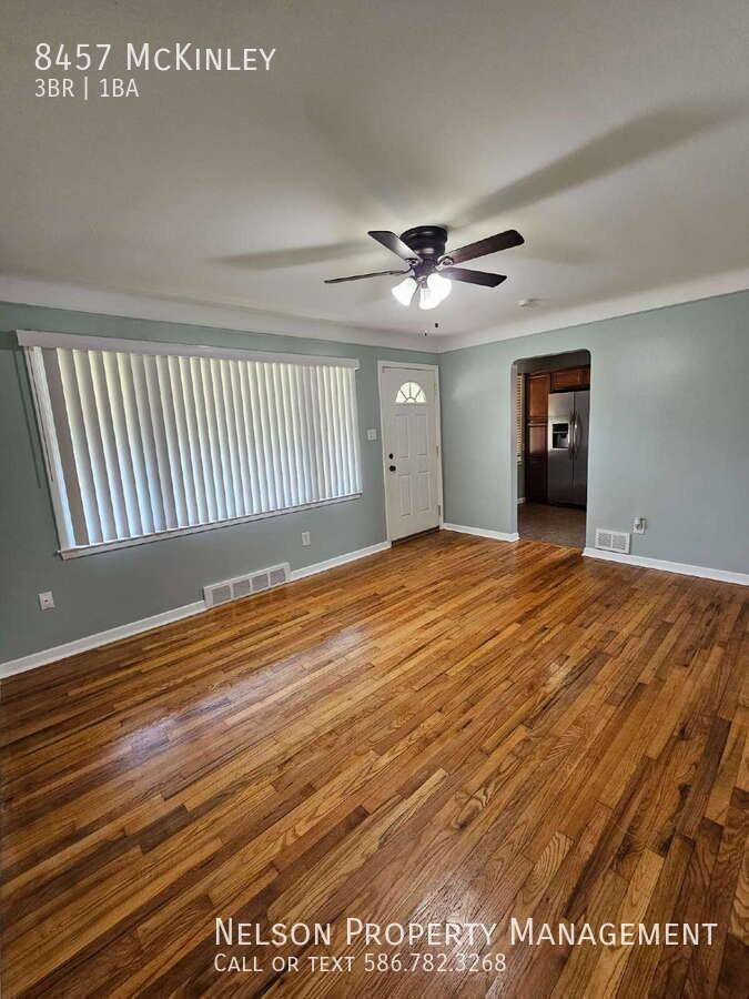 8457 Mckinley - Photo 4 of 17