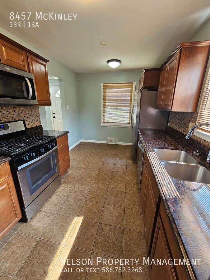 8457 Mckinley - Photo 5 of 17