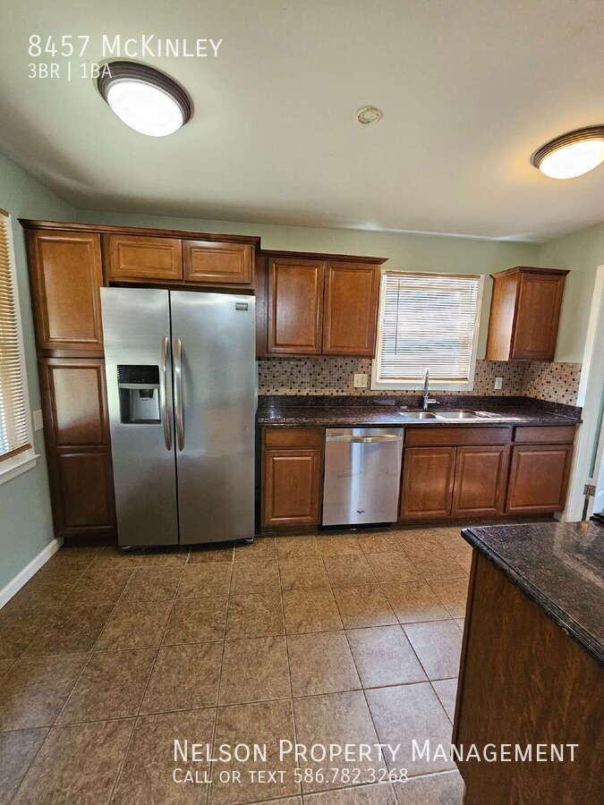 8457 Mckinley - Photo 6 of 17